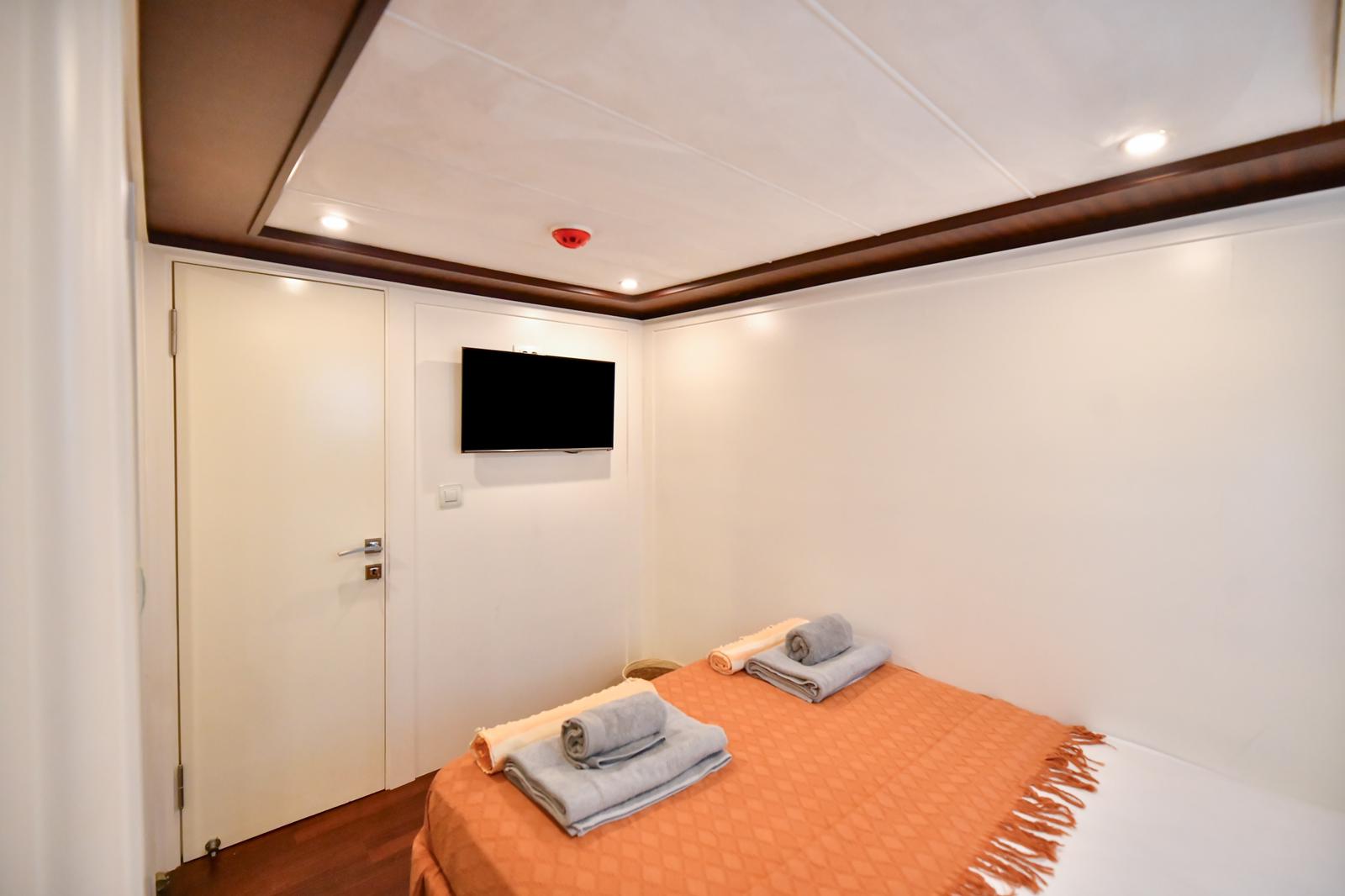 Custom built Motoryacht — photo 12