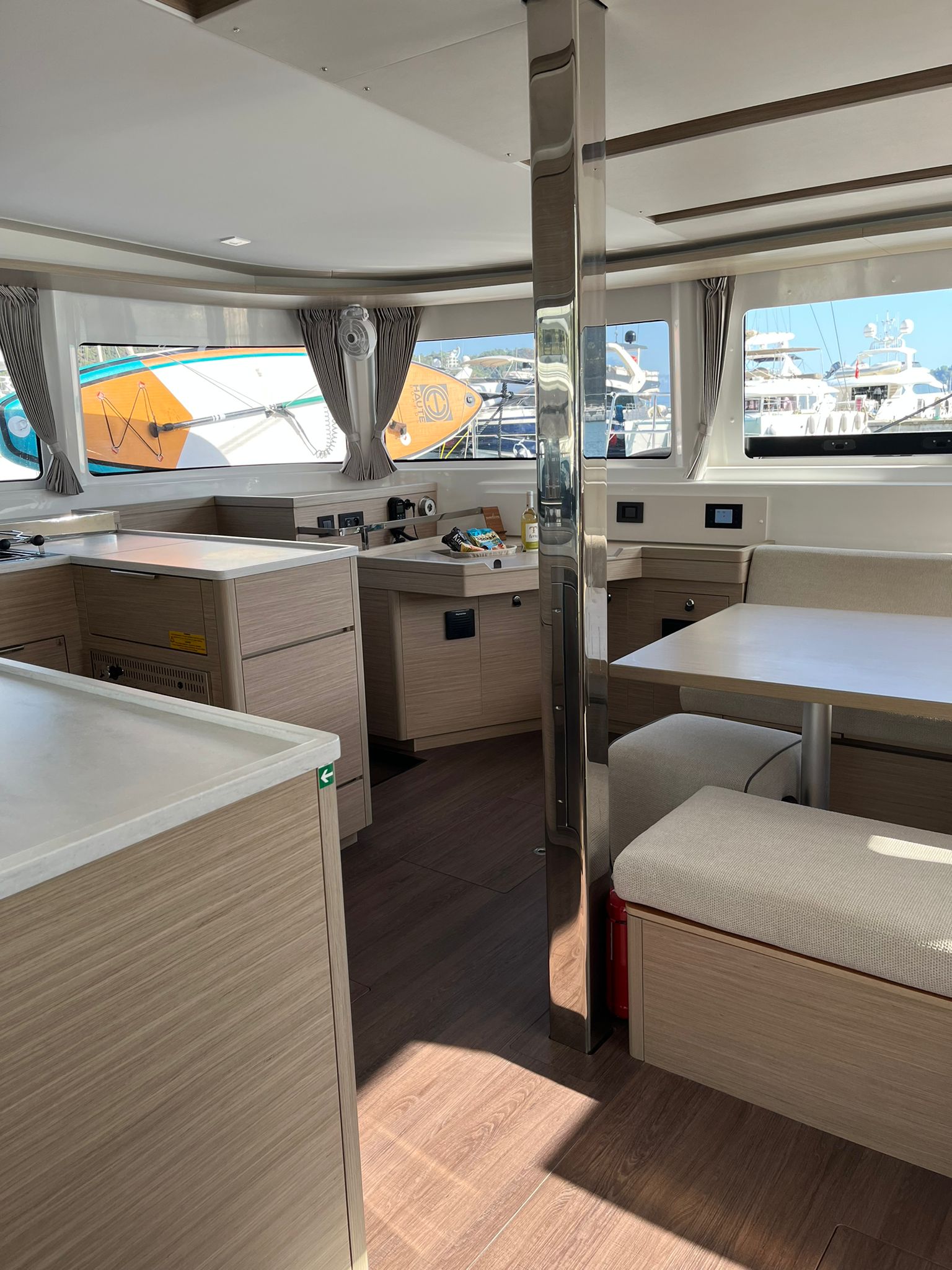 Lagoon 46 Fly — photo 12