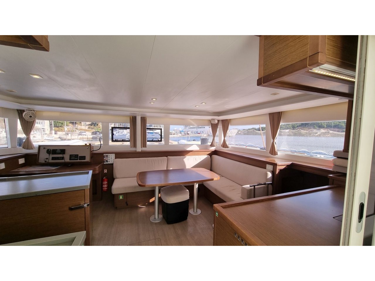 Lagoon 450 Fly — photo 6