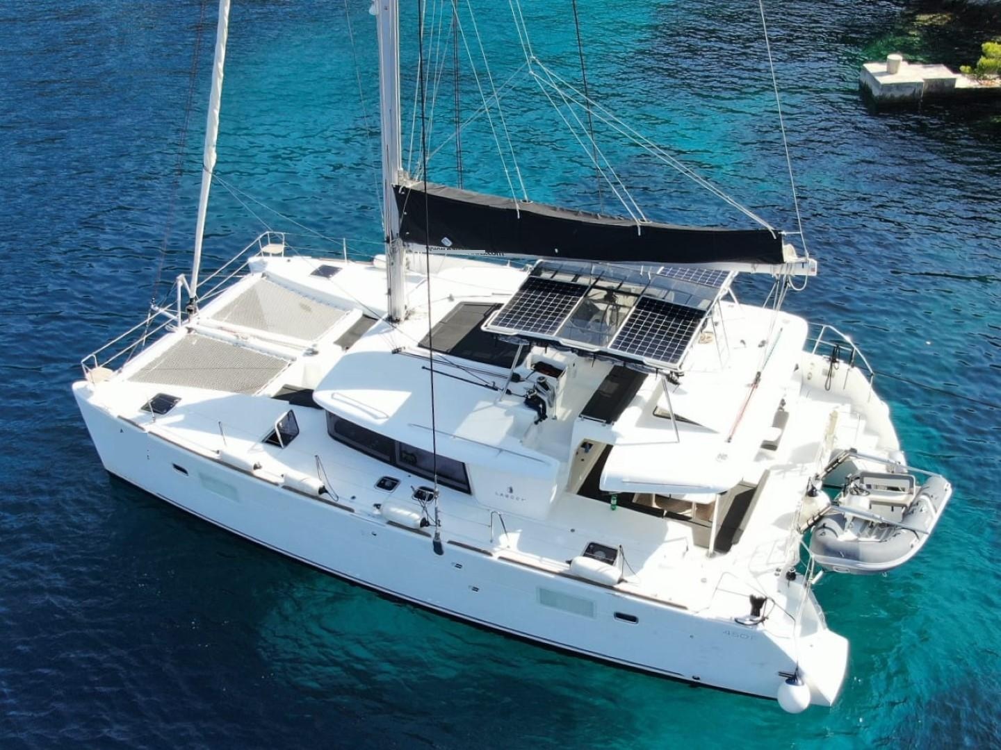 Lagoon 450 Fly — photo 11