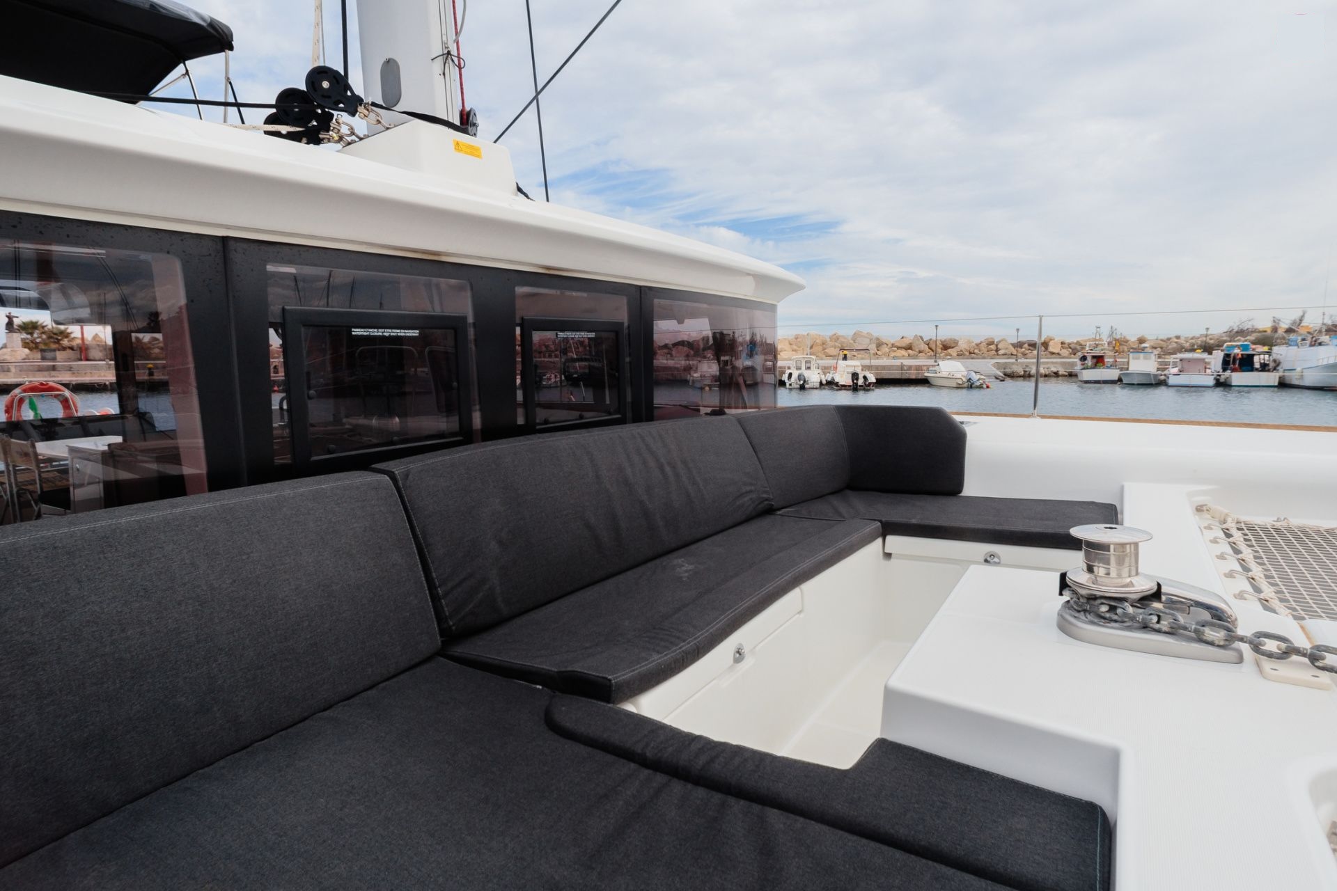 Lagoon 450 Fly — photo 12