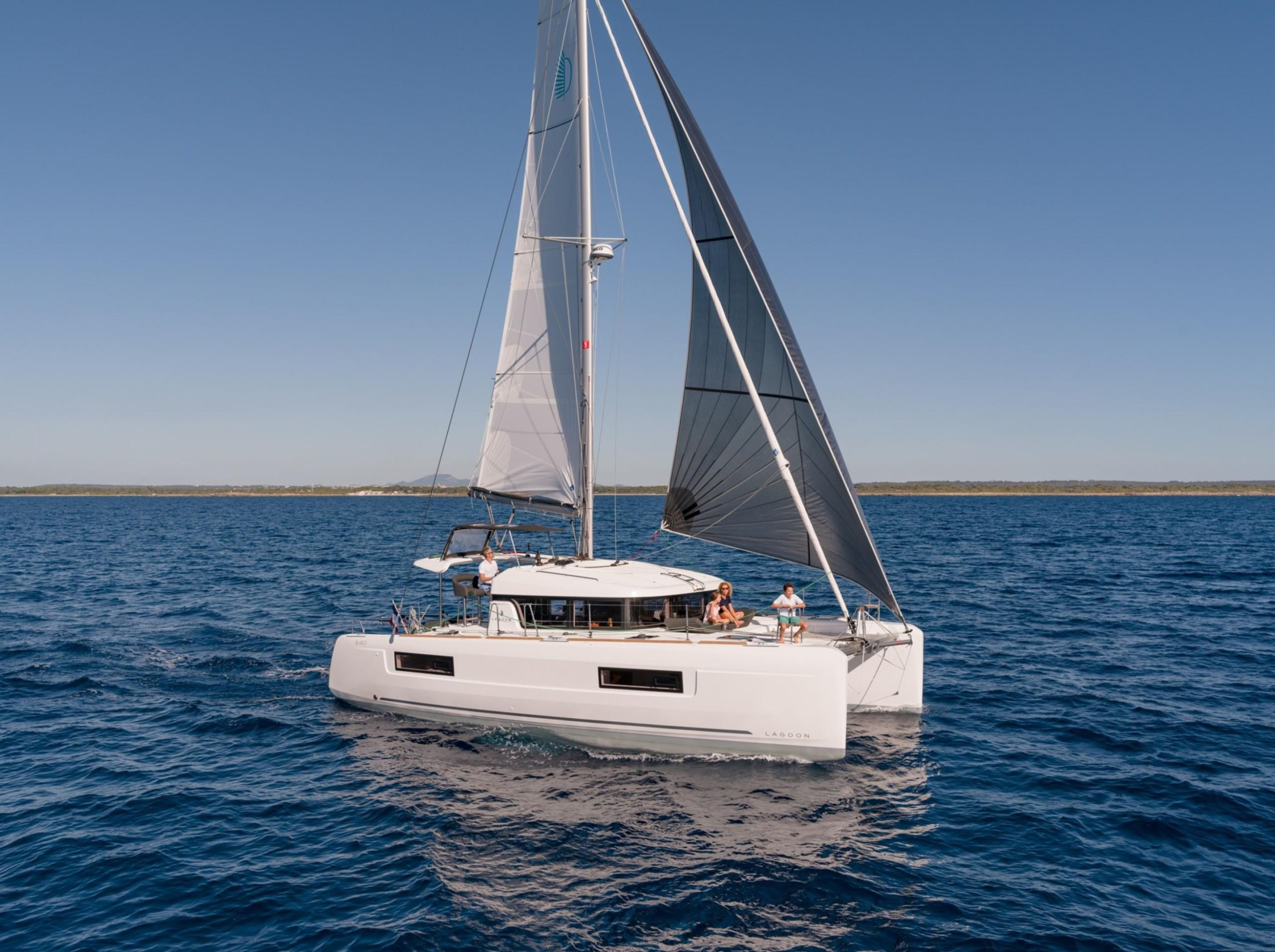 Lagoon 40 — photo 8