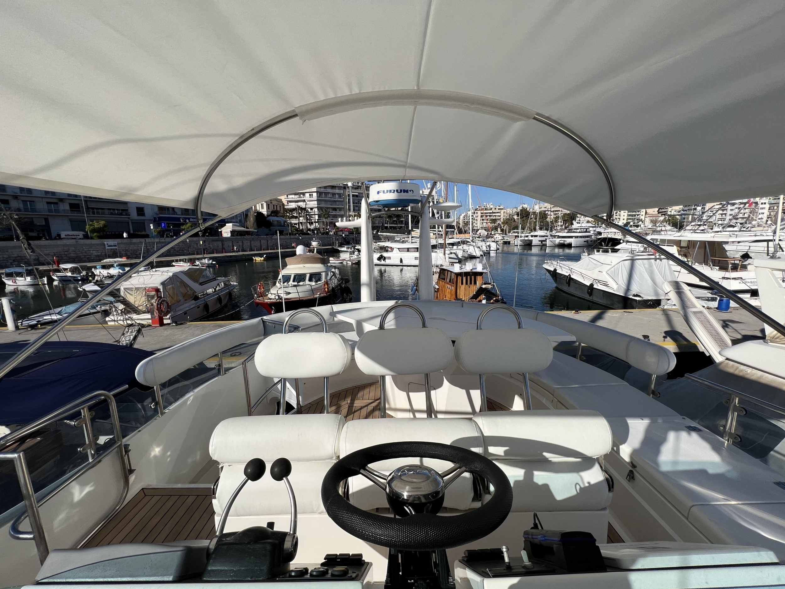 Fairline Squadron 52 — photo 16