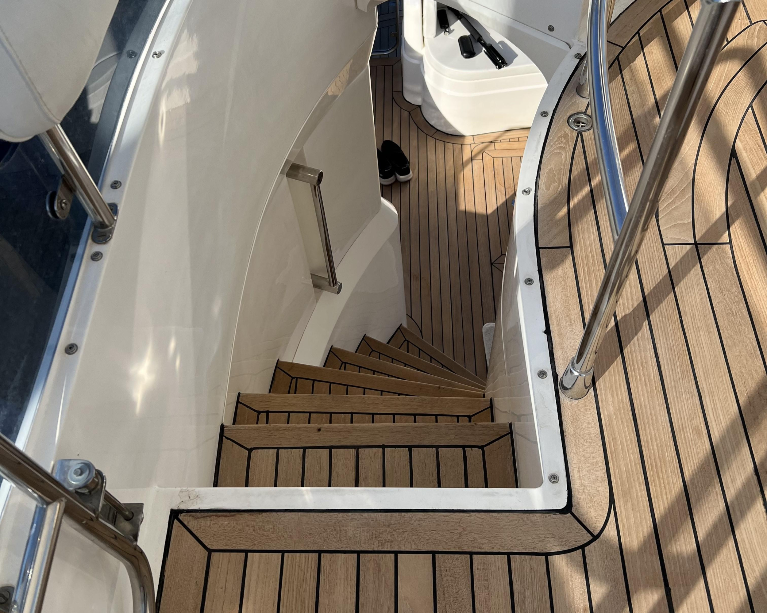 Fairline Squadron 52 — photo 24