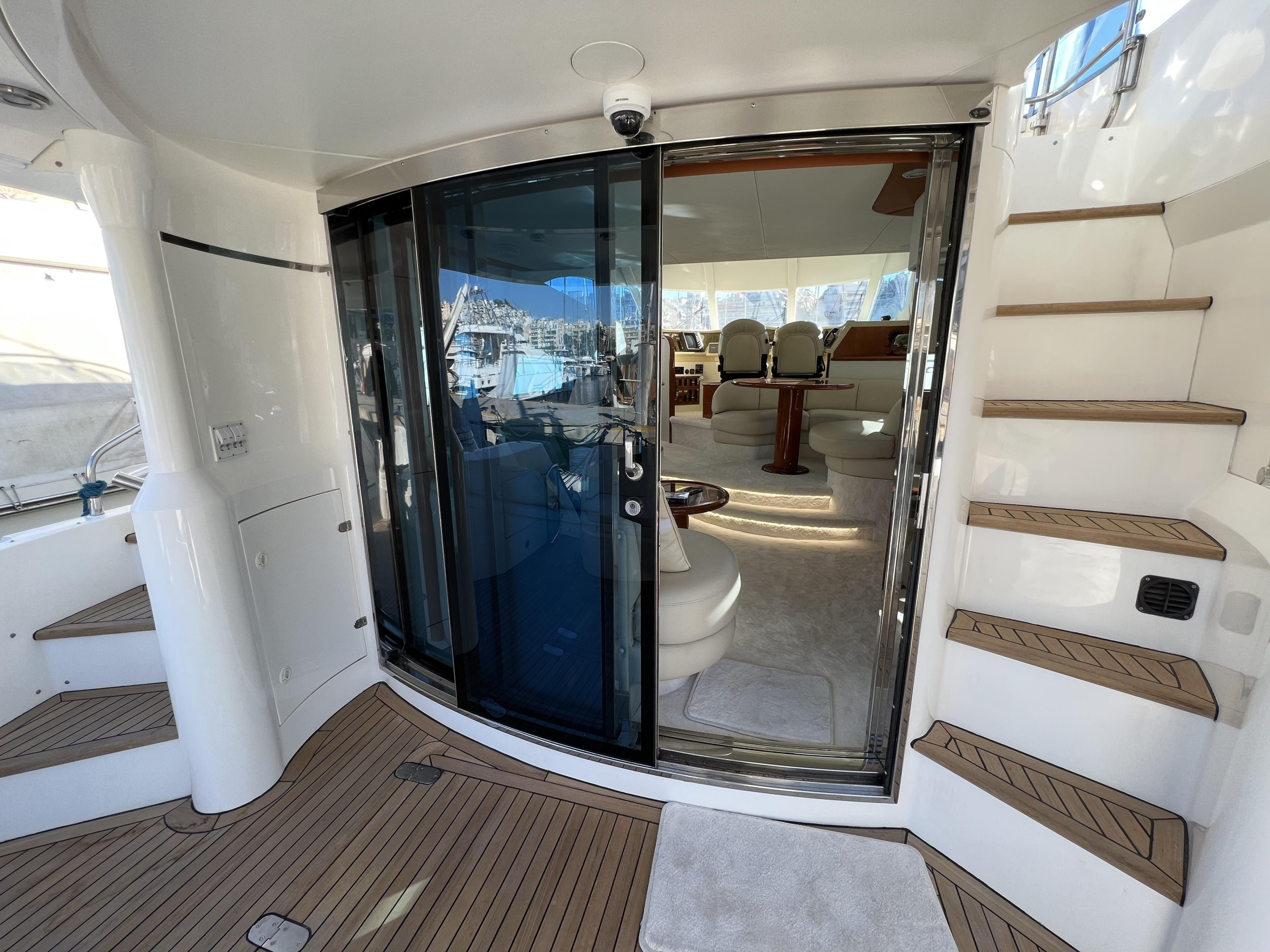 Fairline Squadron 52 — photo 21