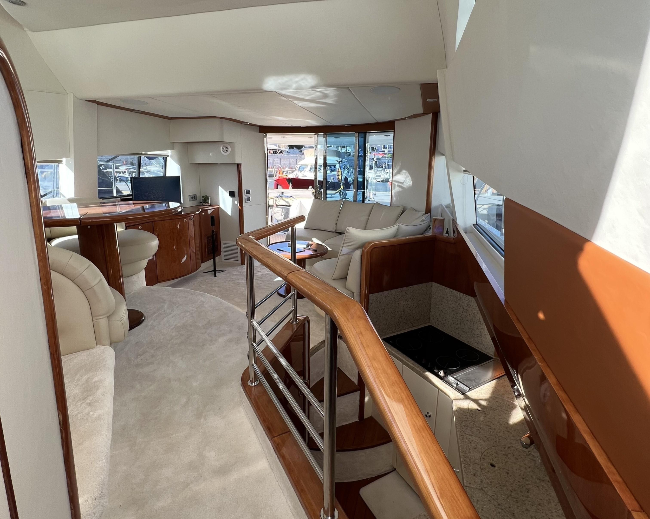 Fairline Squadron 52 — photo 15