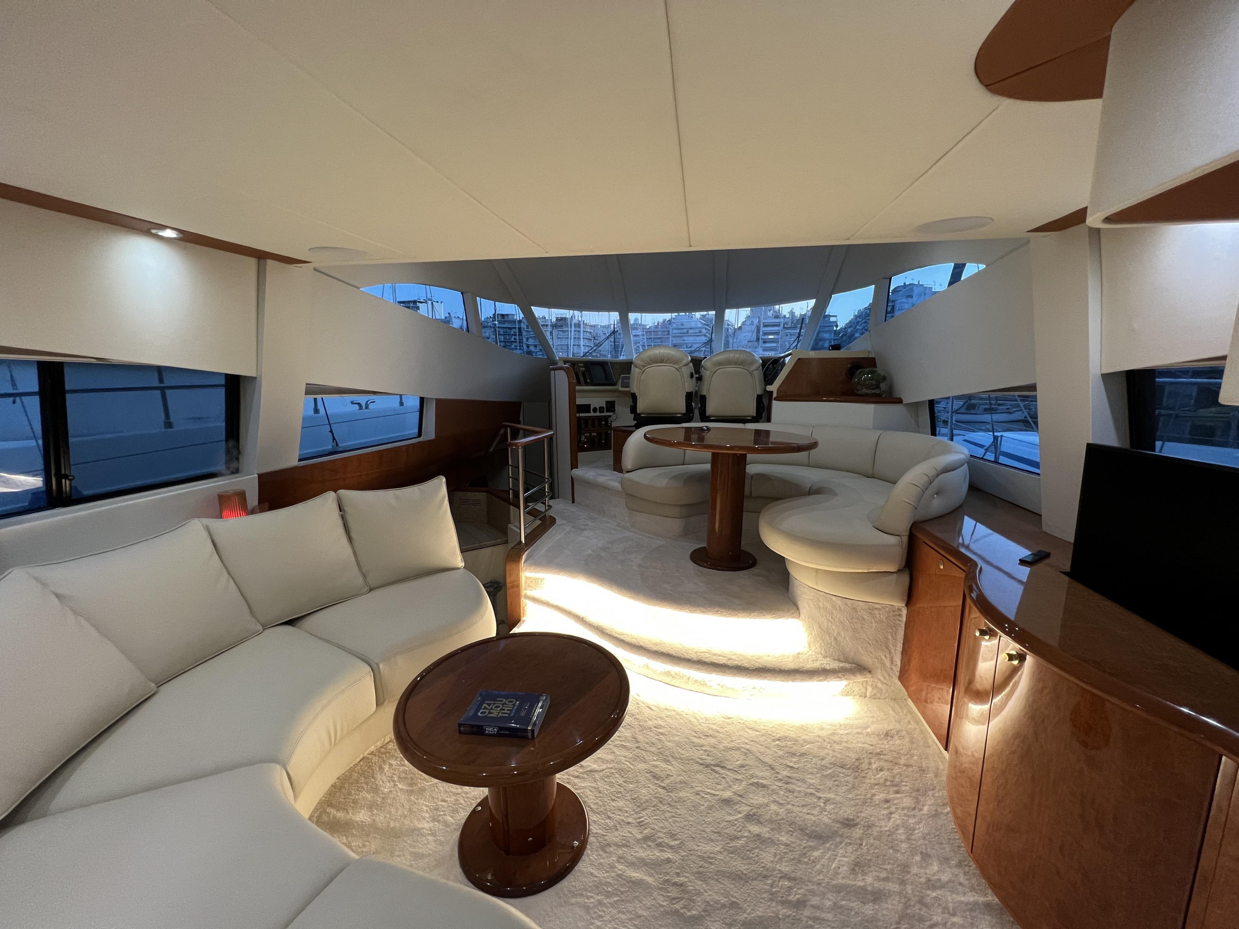 Fairline Squadron 52 — photo 4