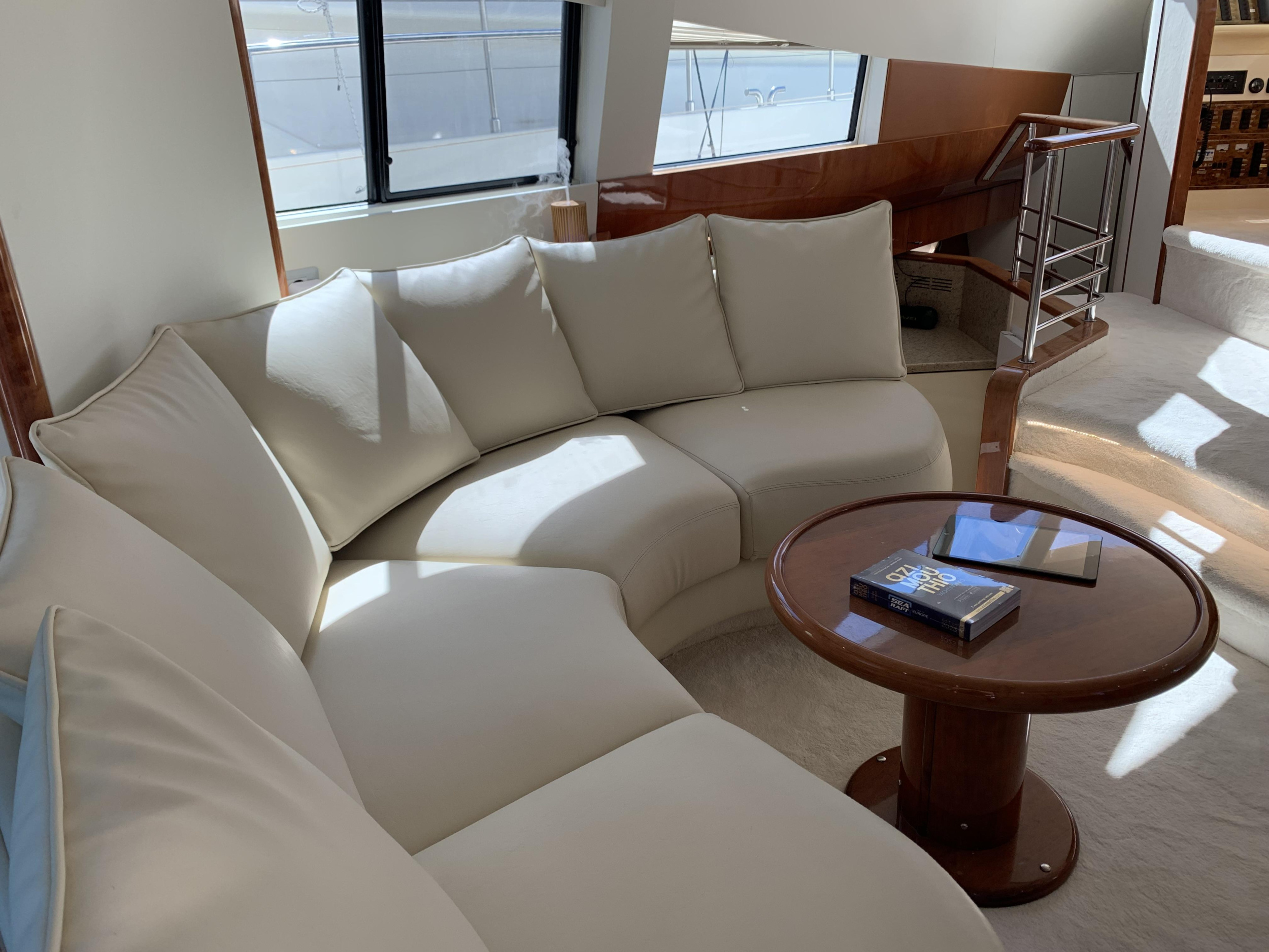 Fairline Squadron 52 — photo 13