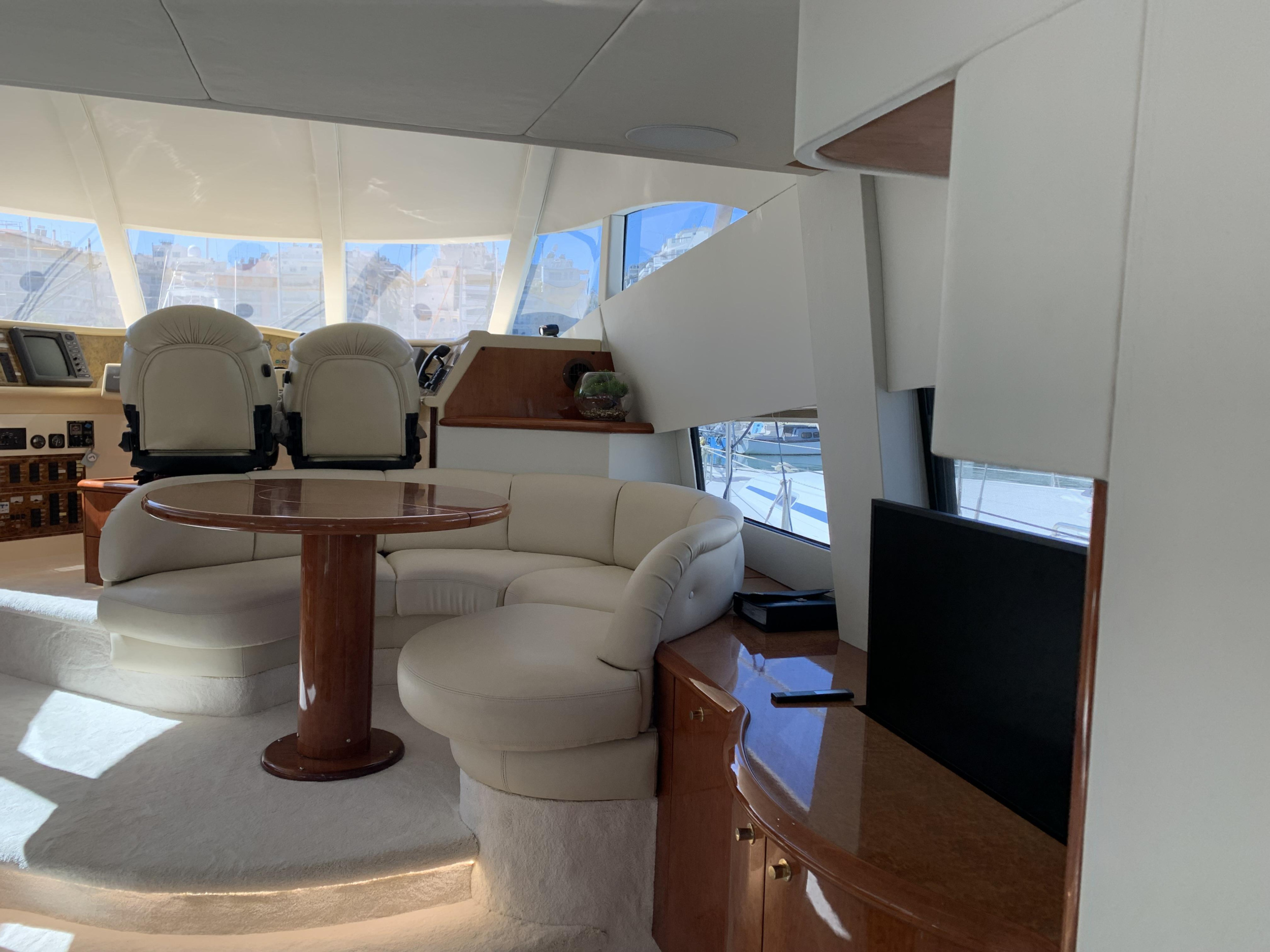 Fairline Squadron 52 — photo 20