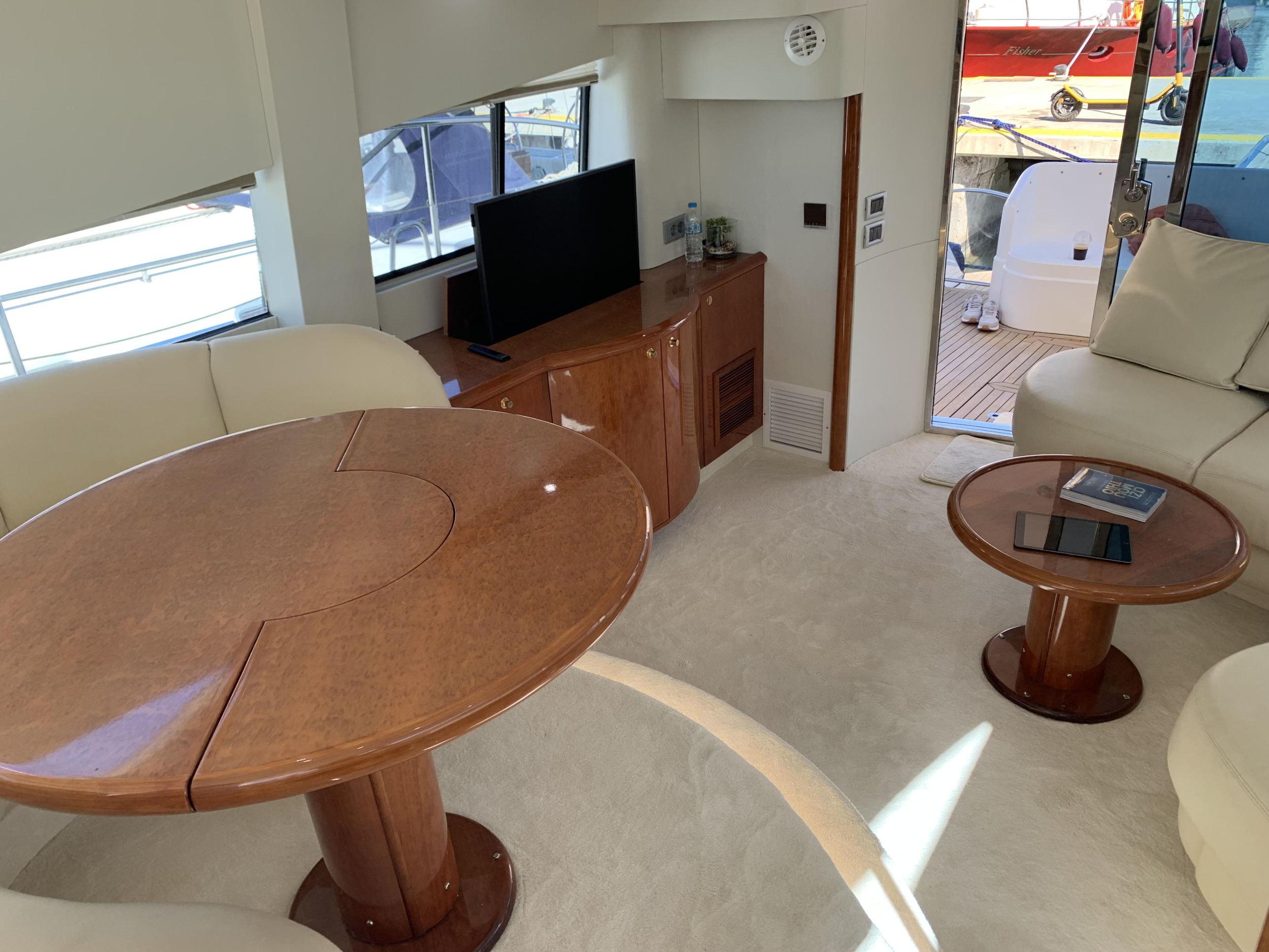 Fairline Squadron 52 — photo 18