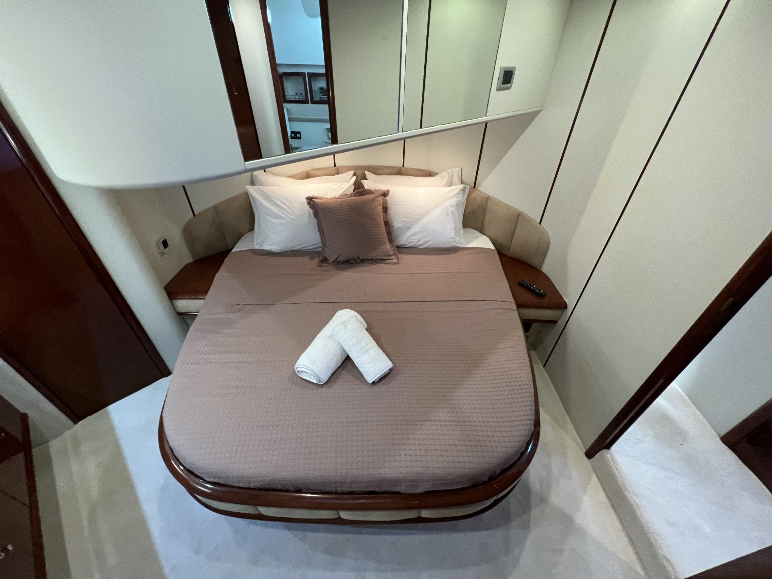 Fairline Squadron 52 — photo 5