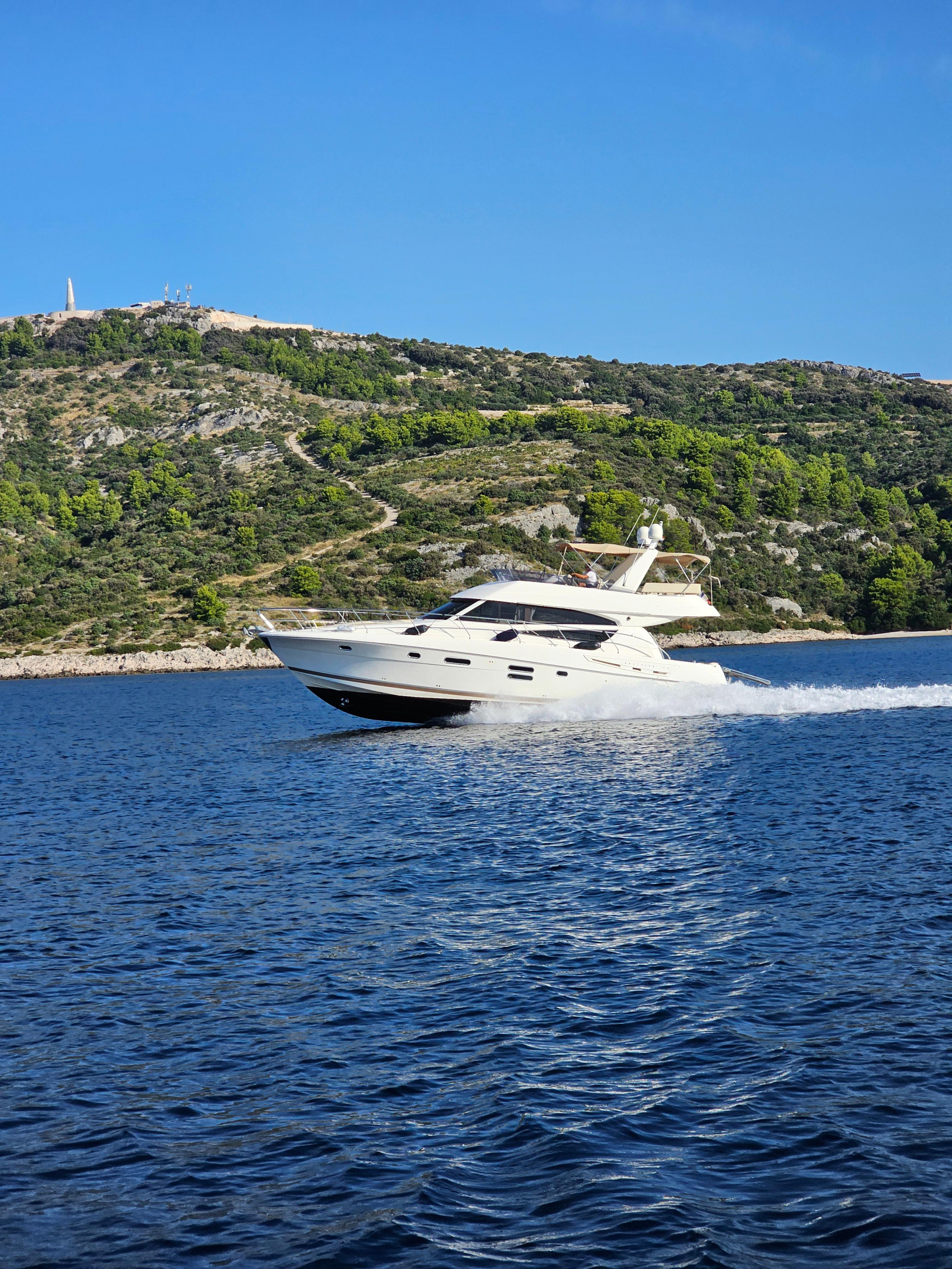 Prestige 50 Fly — photo 21