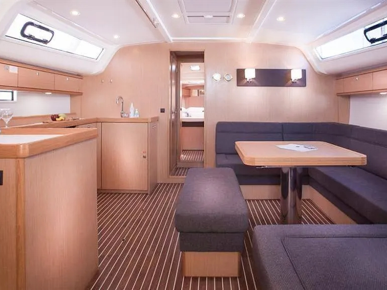 Bavaria Cruiser 51 — photo 6