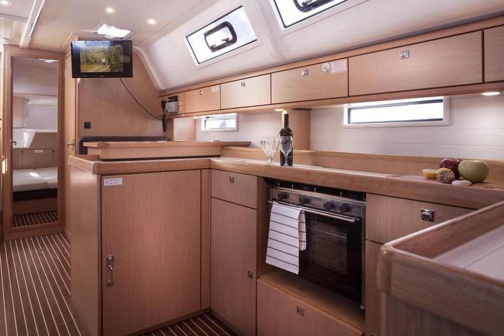 Bavaria Cruiser 51 — photo 24