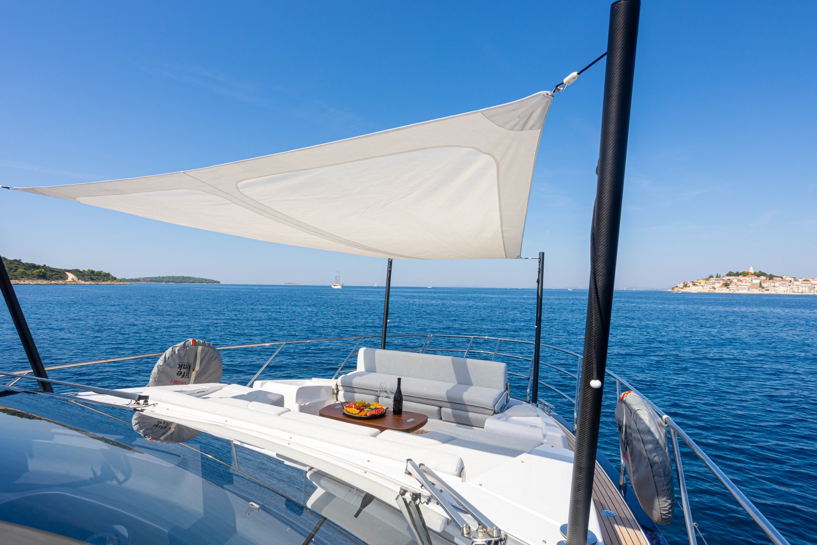 Azimut 60 — photo 23