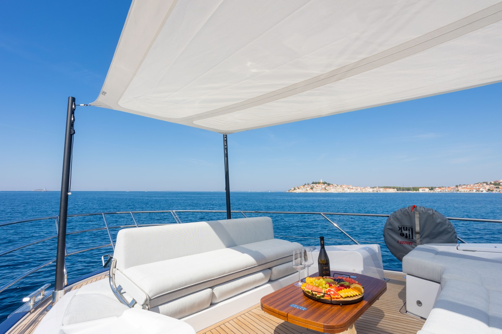 Azimut 60 — photo 18