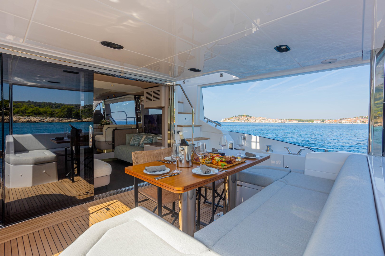 Azimut 60 — photo 20
