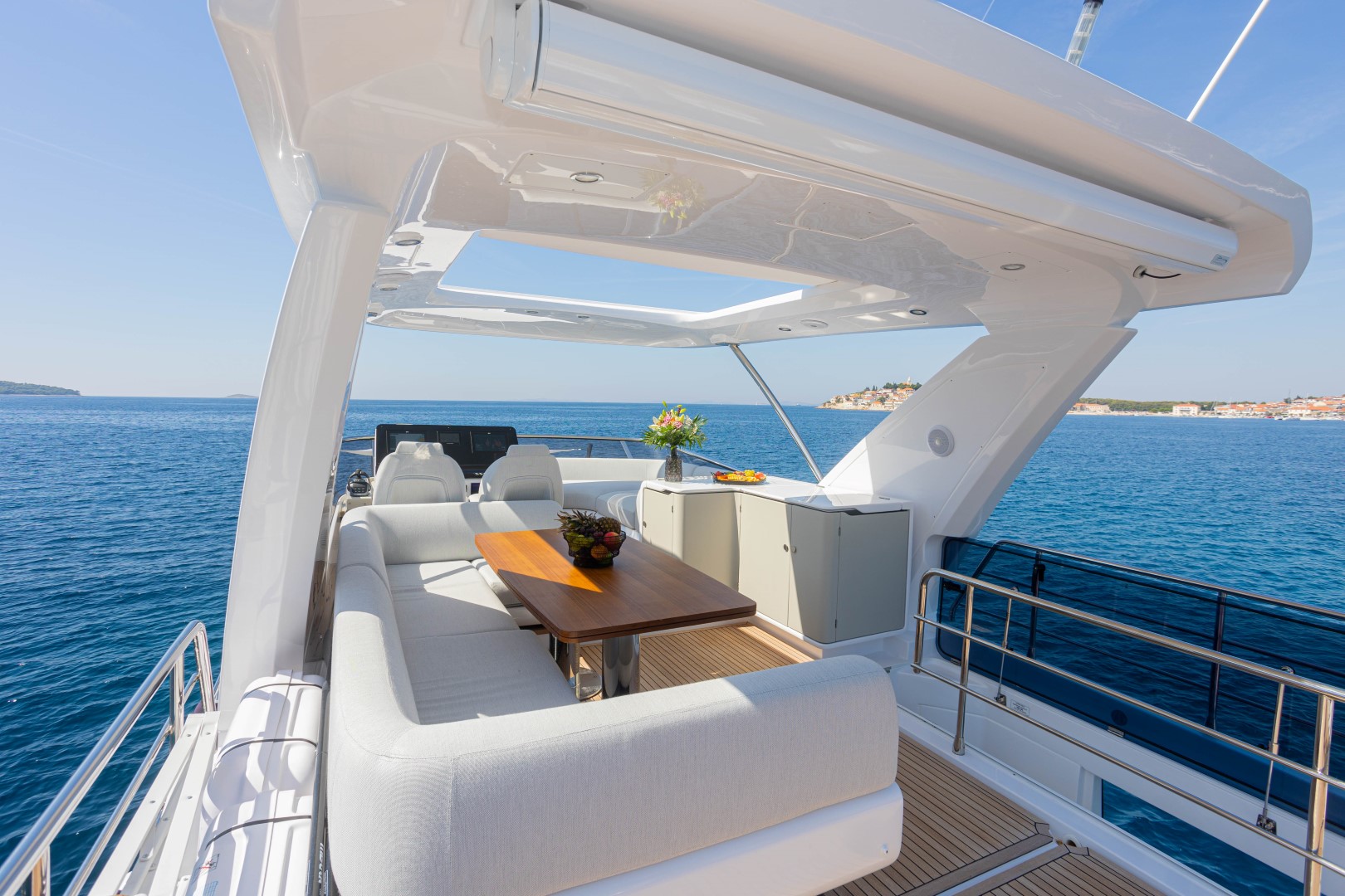 Azimut 60 — photo 7