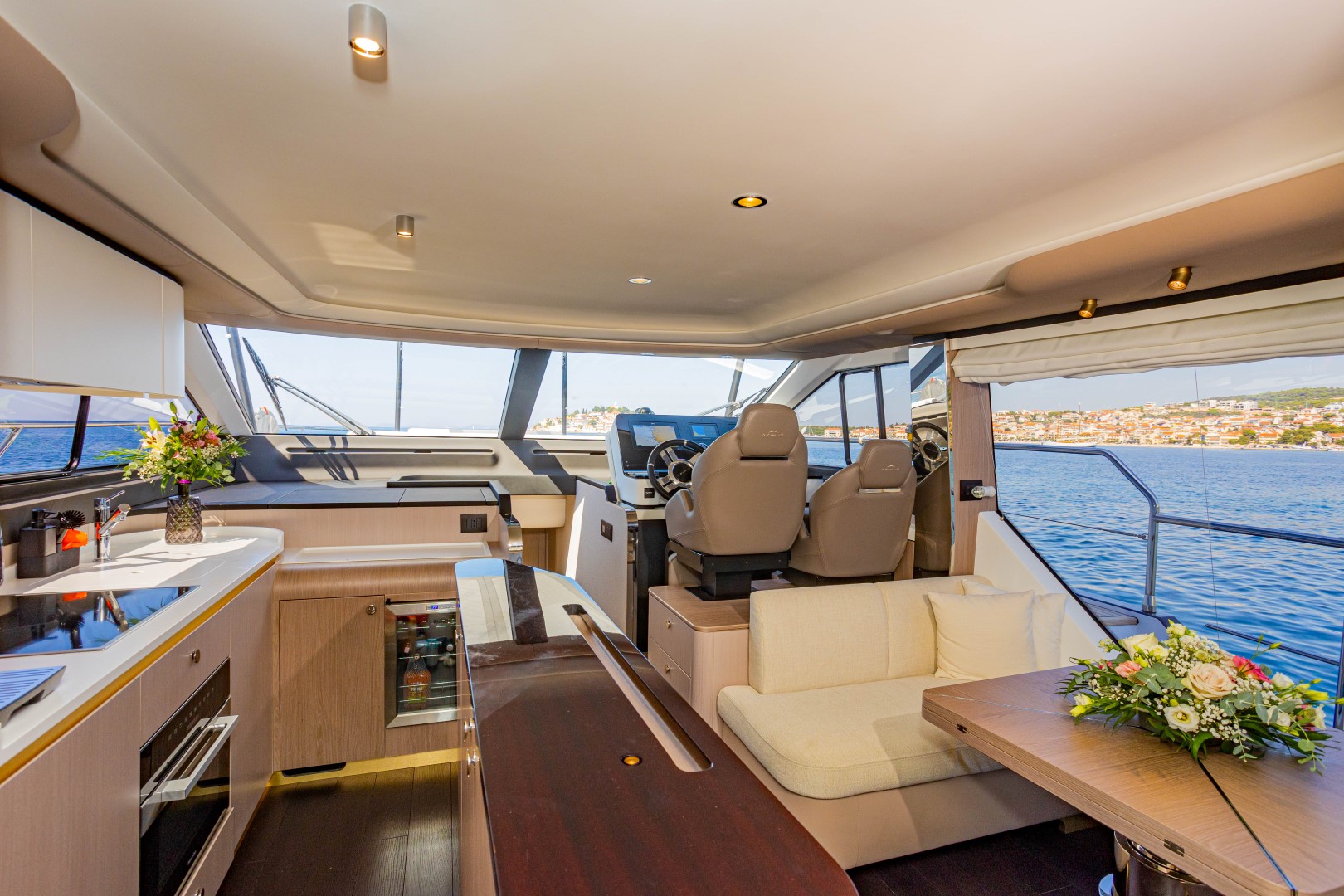 Azimut 60 — photo 37