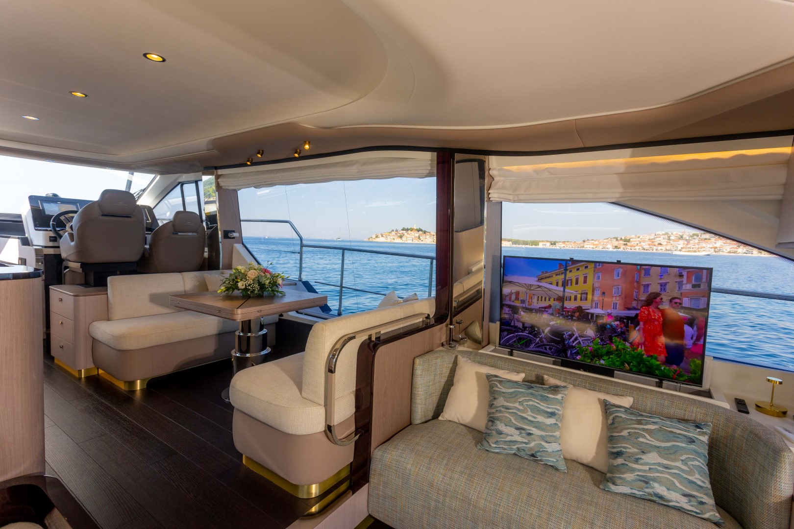 Azimut 60 — photo 29