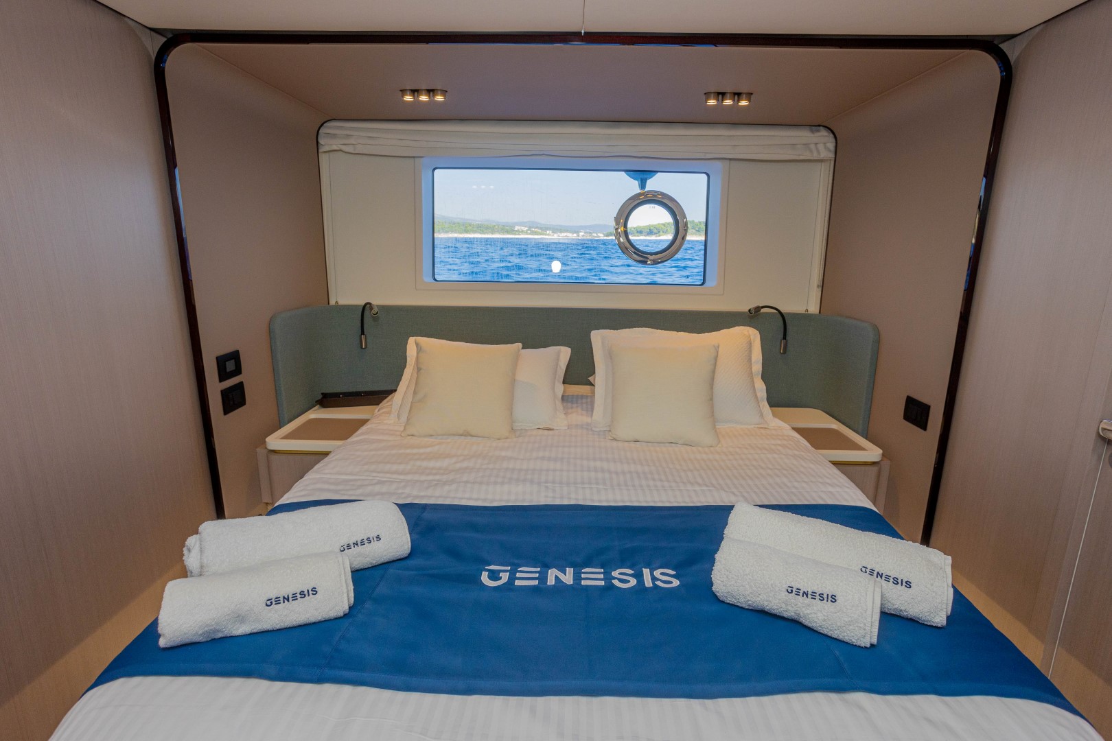 Azimut 60 — photo 36