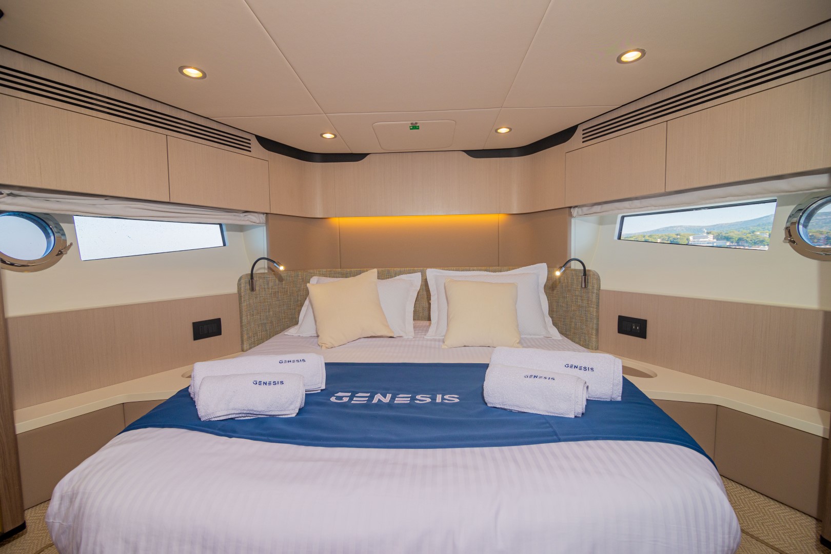 Azimut 60 — photo 26