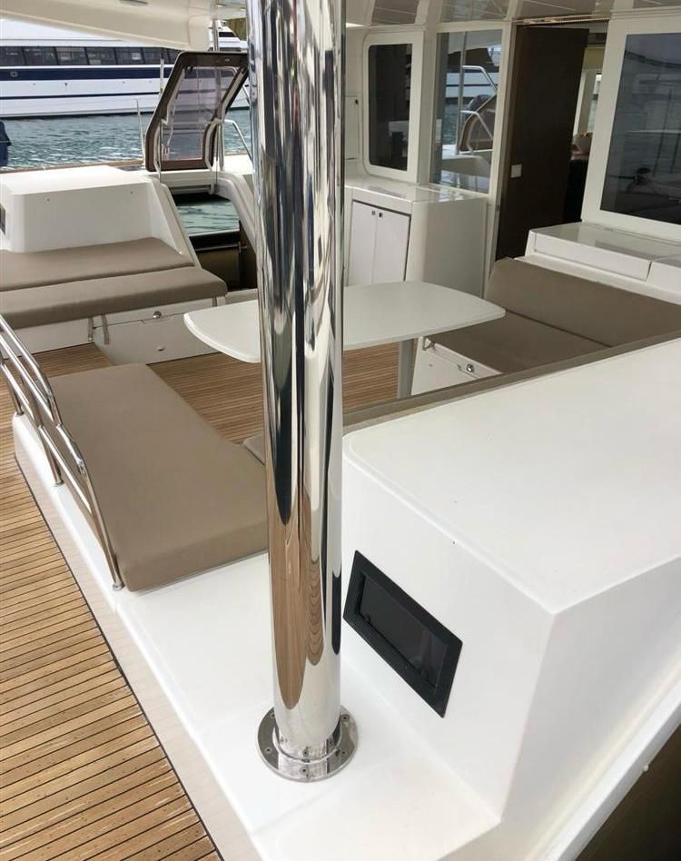 Lagoon 52F — photo 10