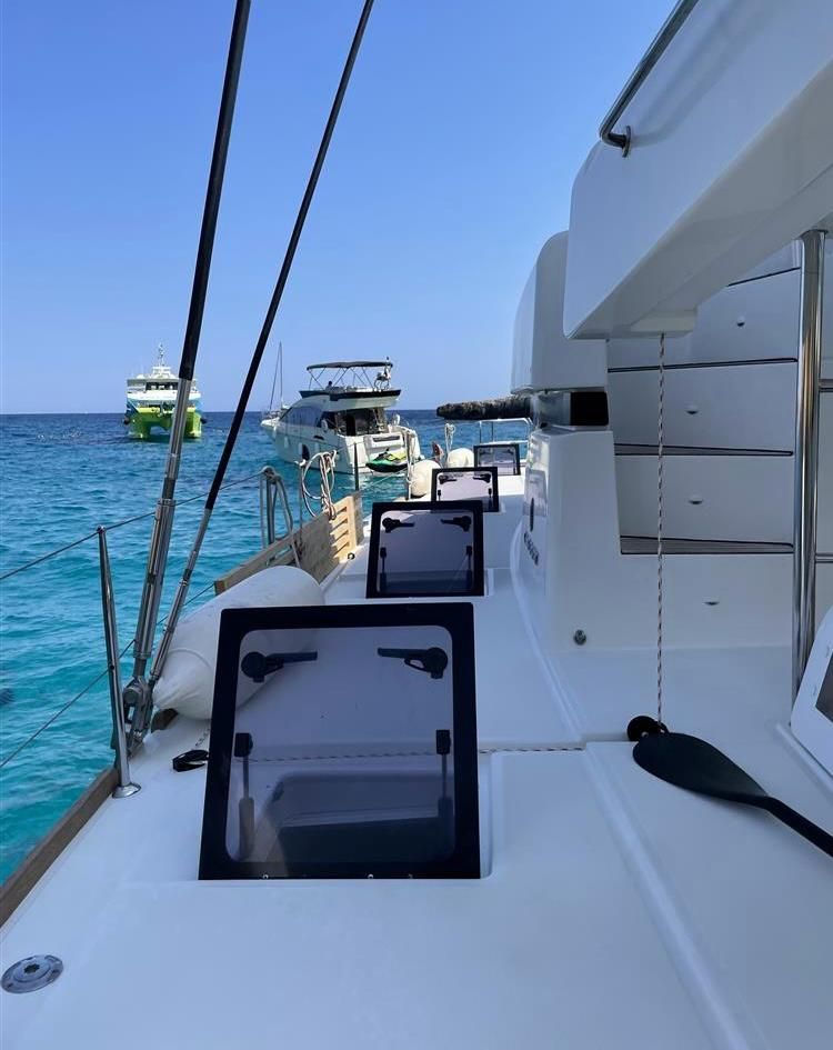 Lagoon 52F — photo 11
