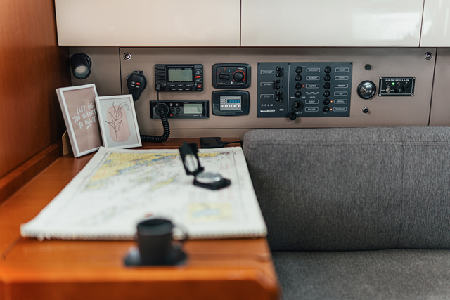 Oceanis 38 — photo 31