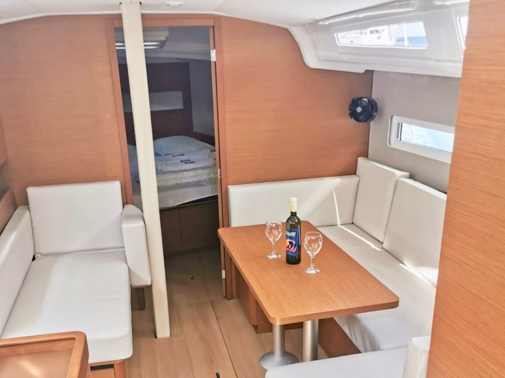 Sun Odyssey 410 — photo 3