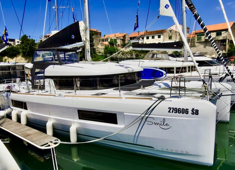 Lagoon 40 — photo 4
