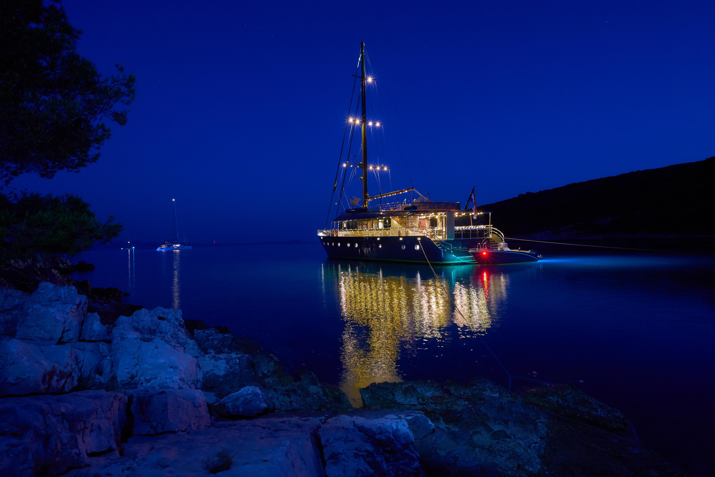 Luxury Sailing Yacht Rara Avis — photo 17