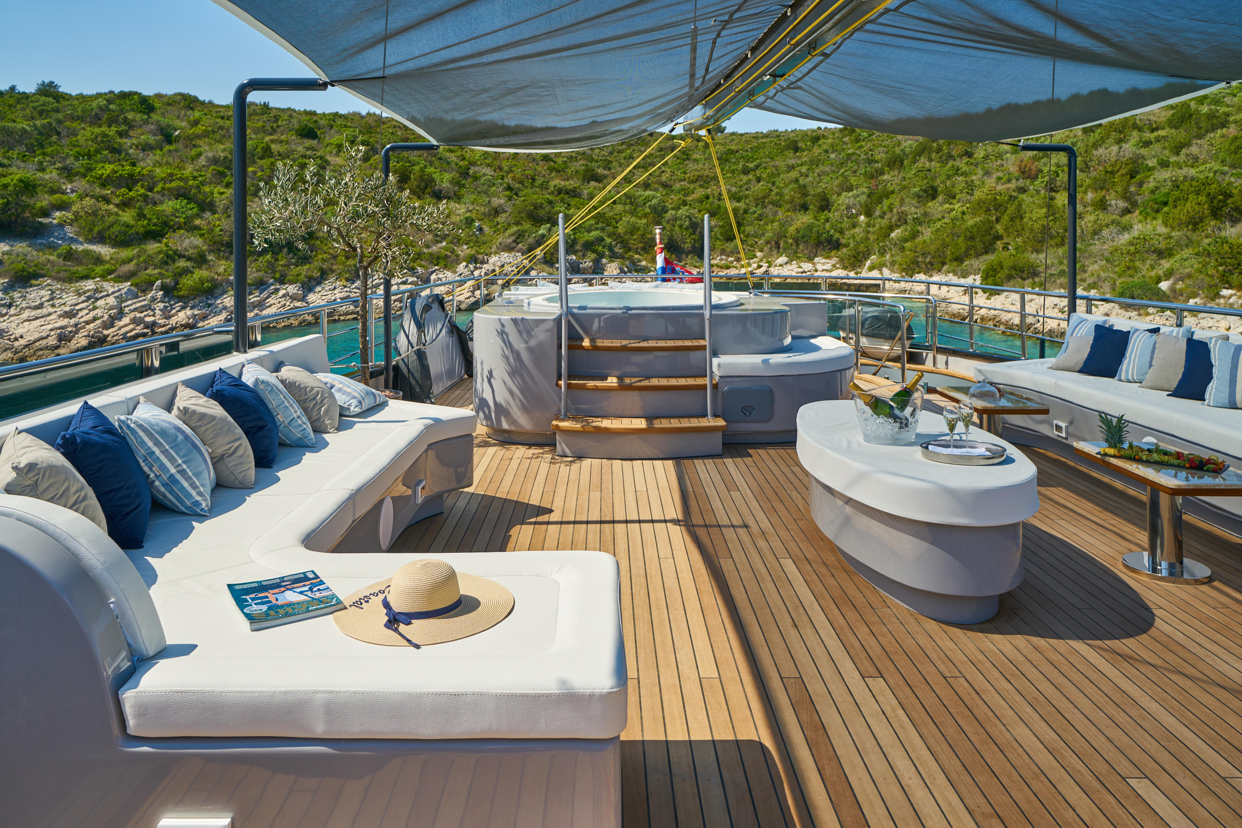 Luxury Sailing Yacht Rara Avis — photo 10