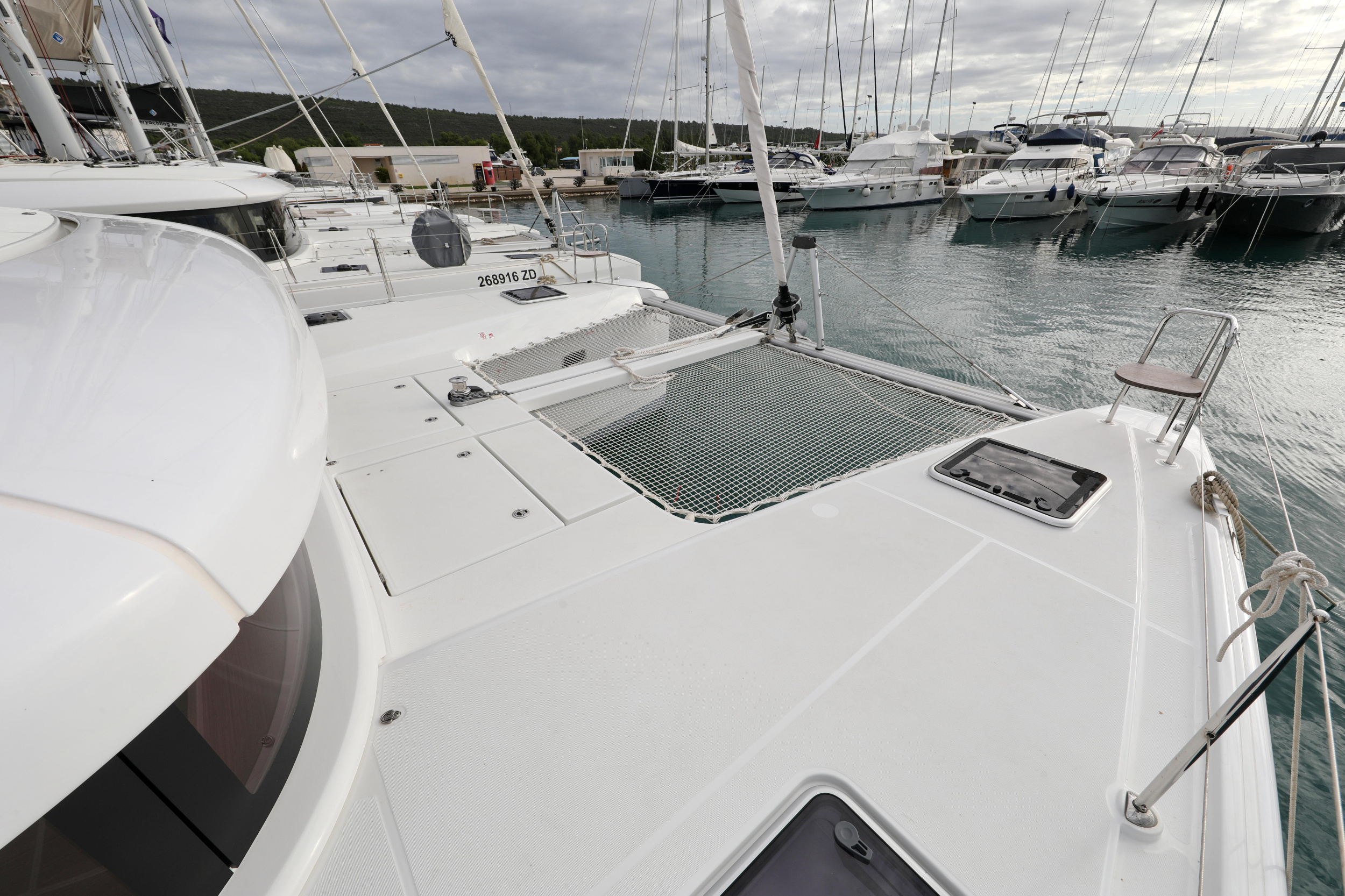 Lagoon 42 — photo 78
