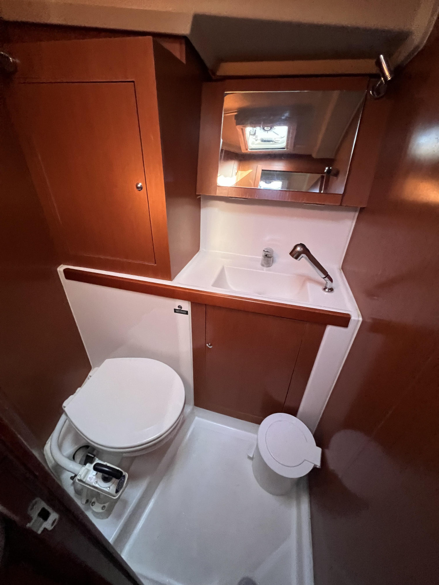 Oceanis 41.1 — photo 12