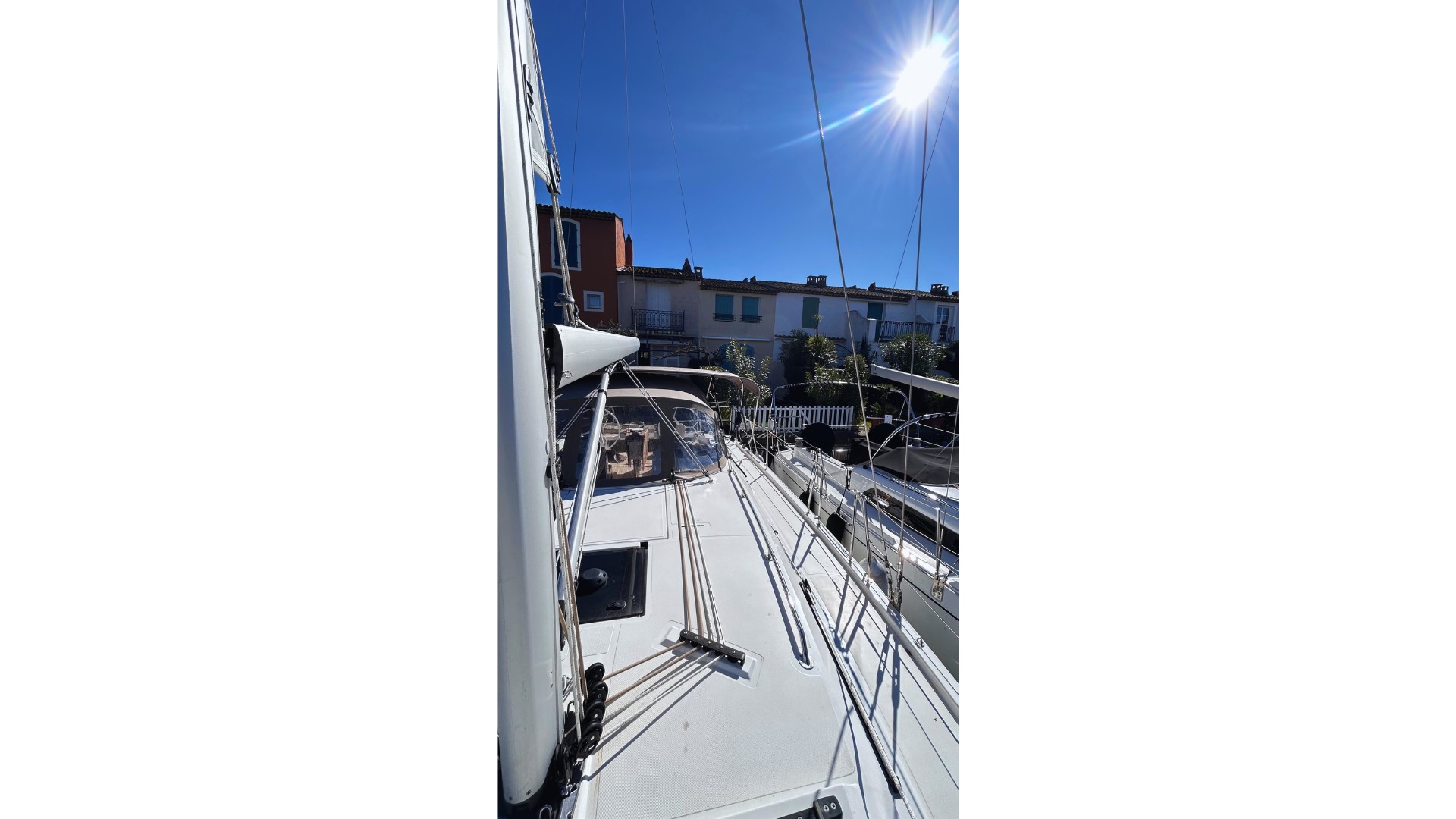 Bavaria C42 — photo 16