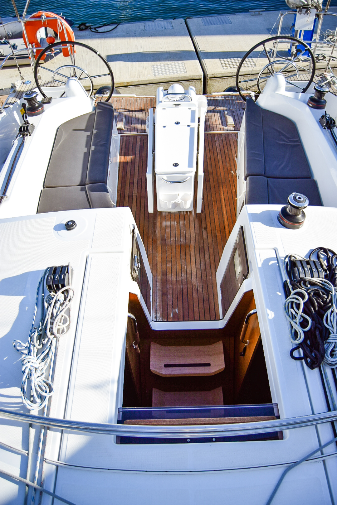 Sun Odyssey 410 — photo 3