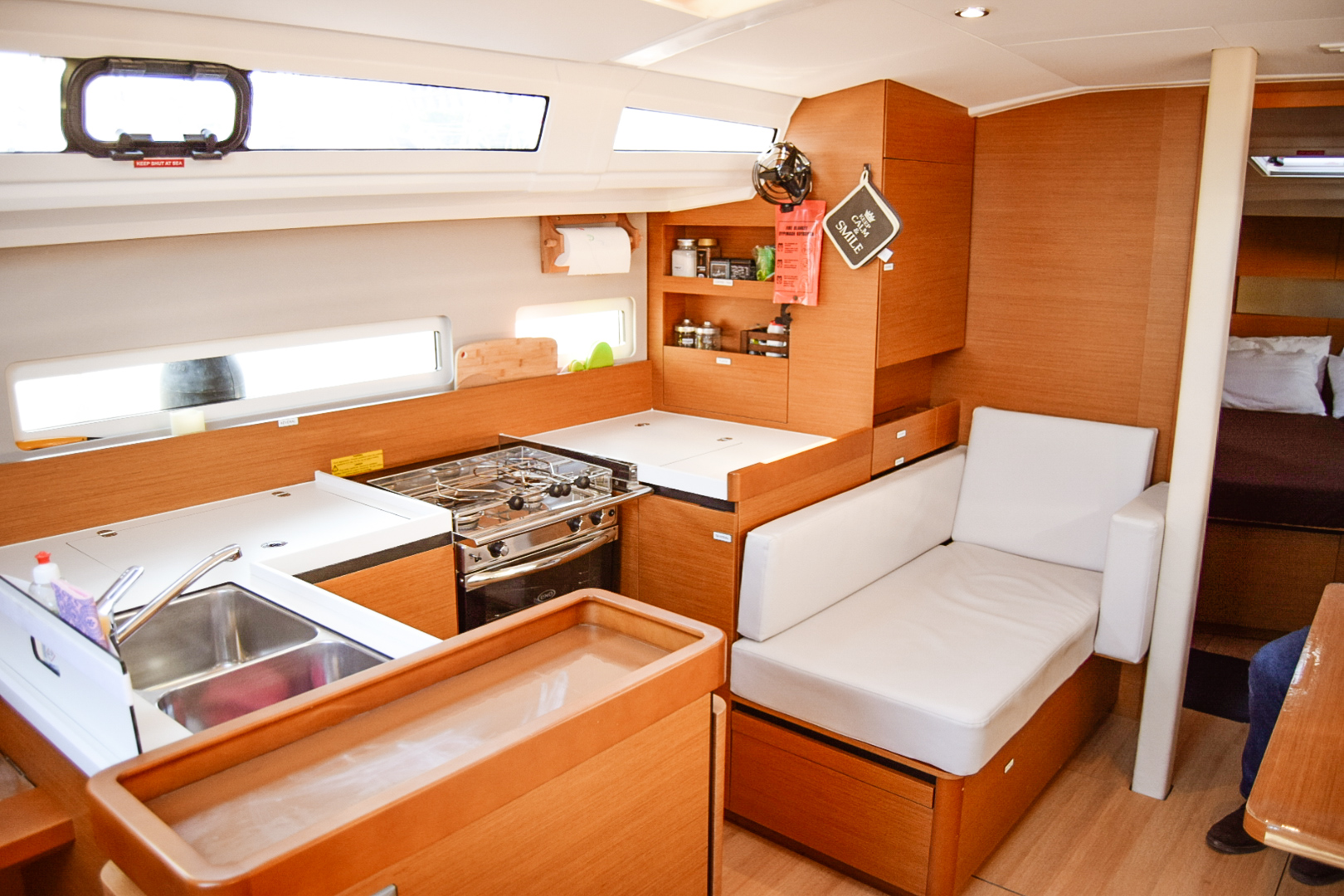 Sun Odyssey 410 — photo 4