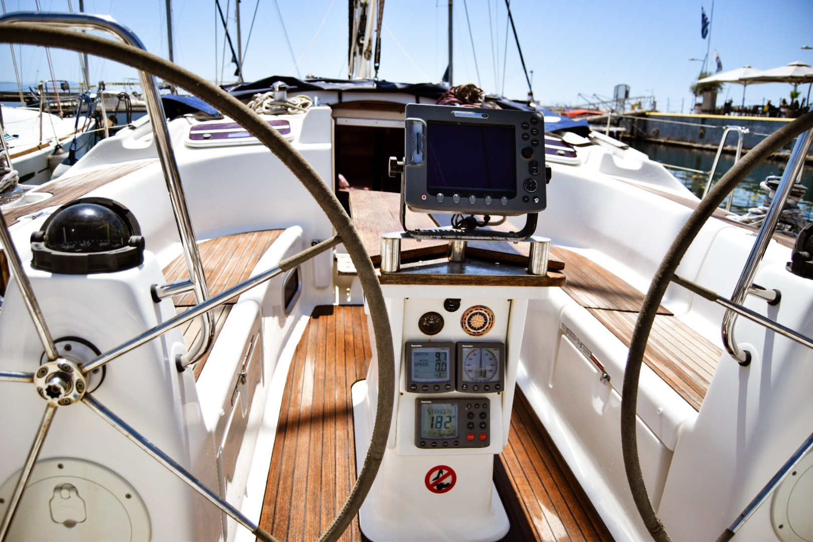 Bavaria 46 — photo 10