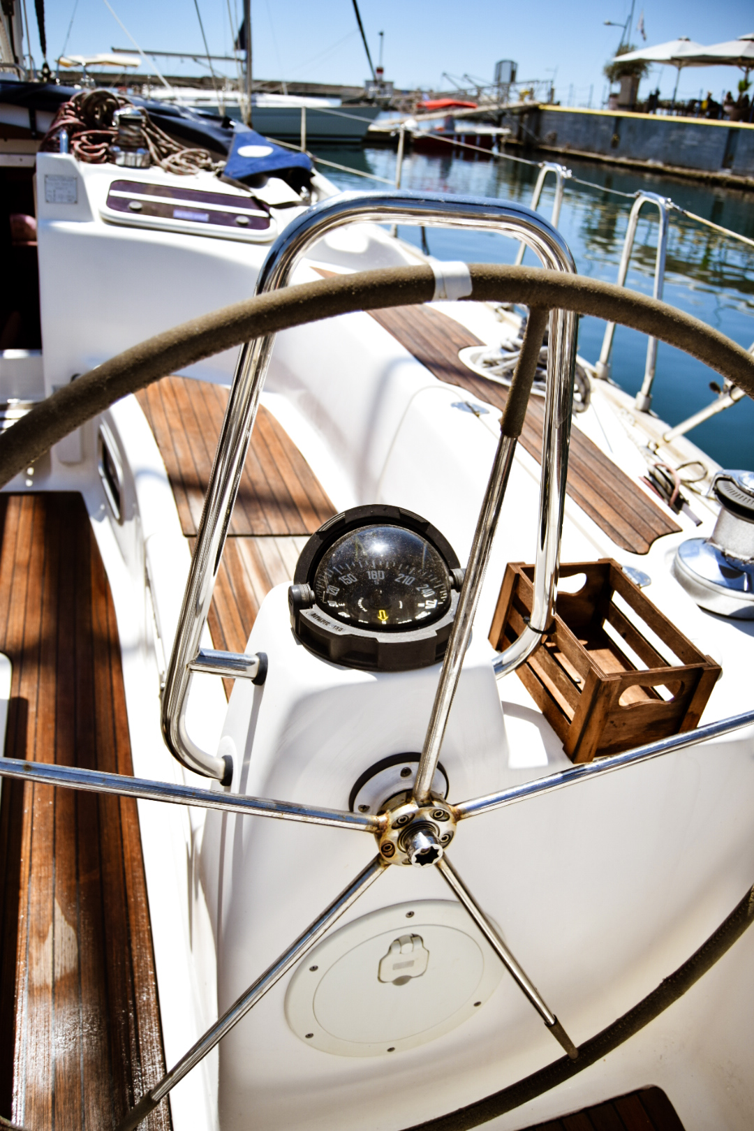 Bavaria 46 — photo 9