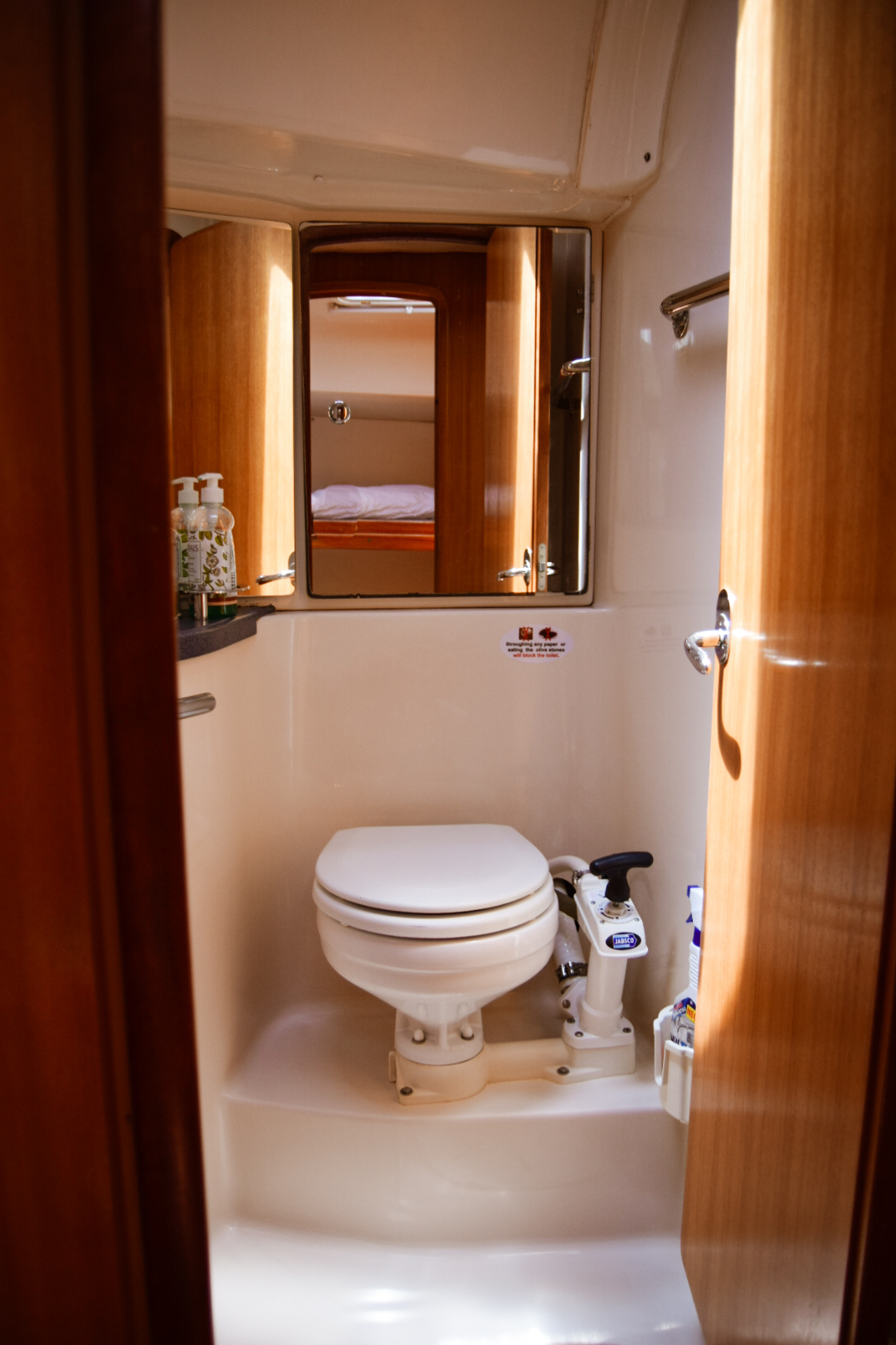 Bavaria 46 — photo 7