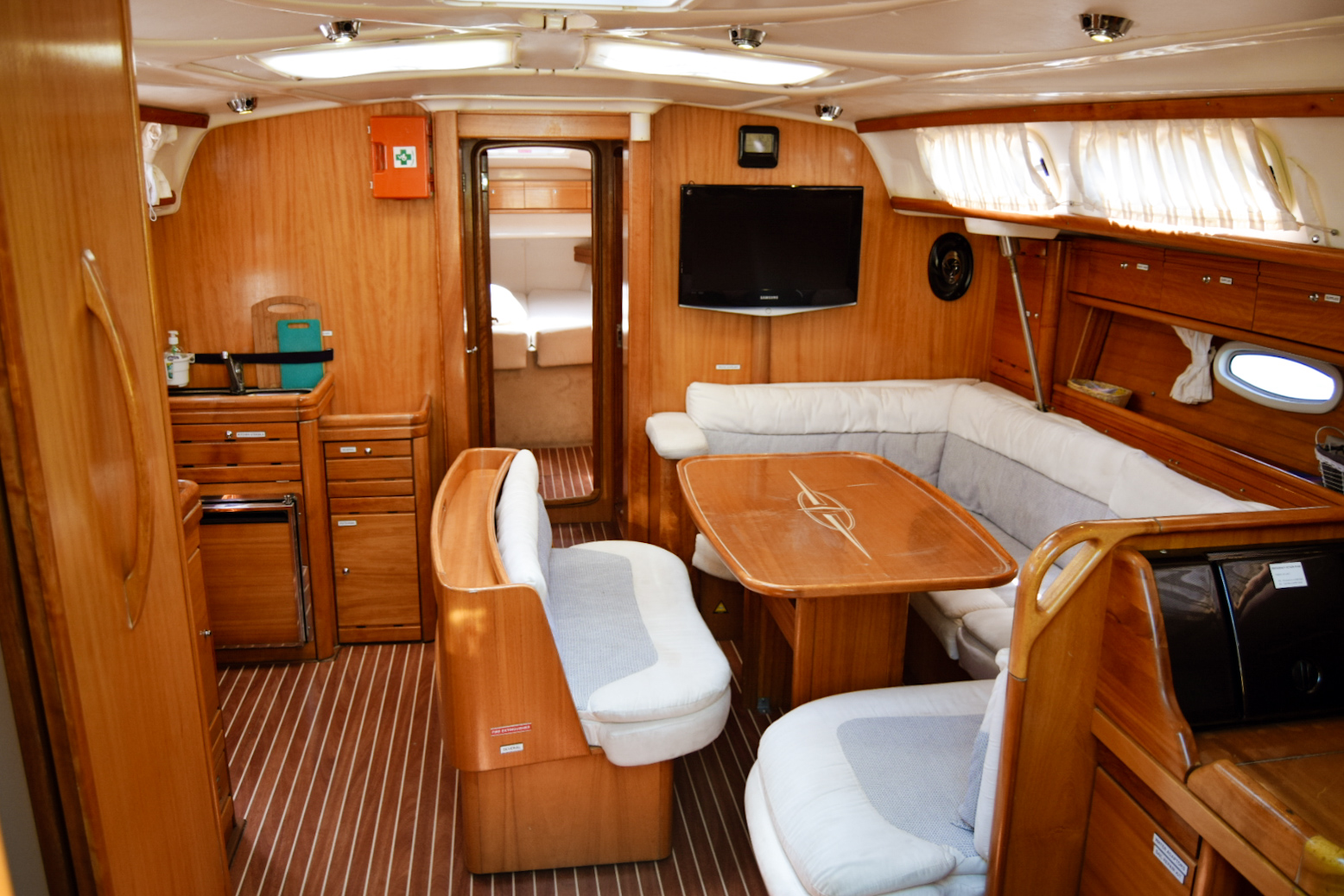 Bavaria 46 — photo 14