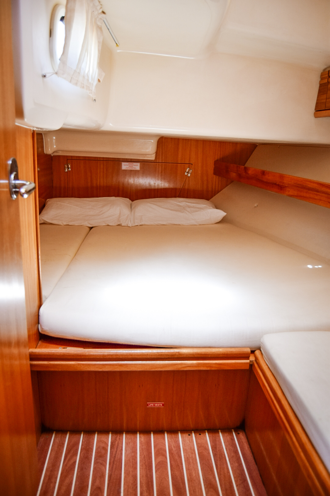 Bavaria 46 — photo 4