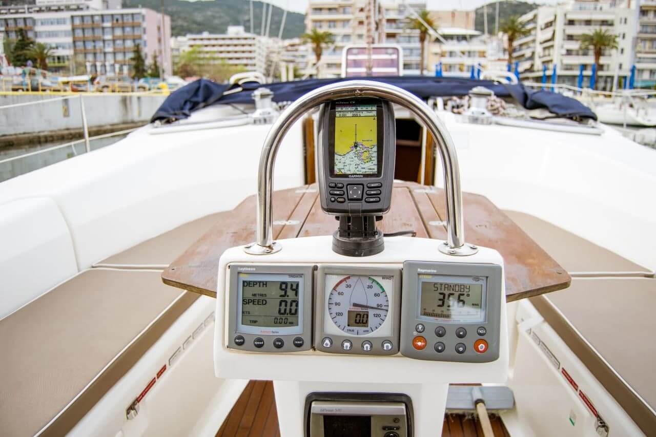 Bavaria 40 — photo 3