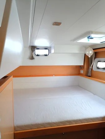 Lagoon 39 — photo 2
