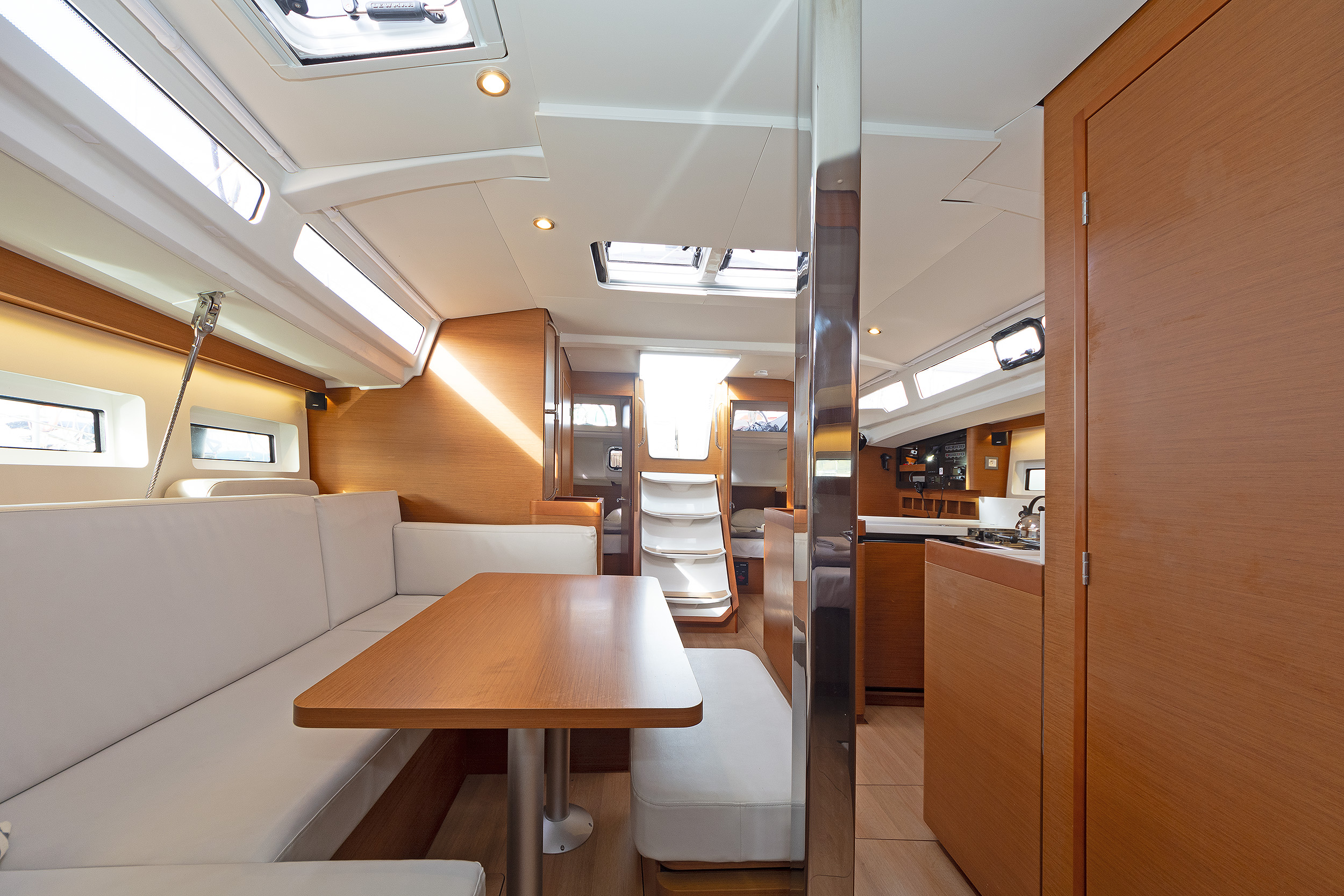 Sun Odyssey 440 — photo 4