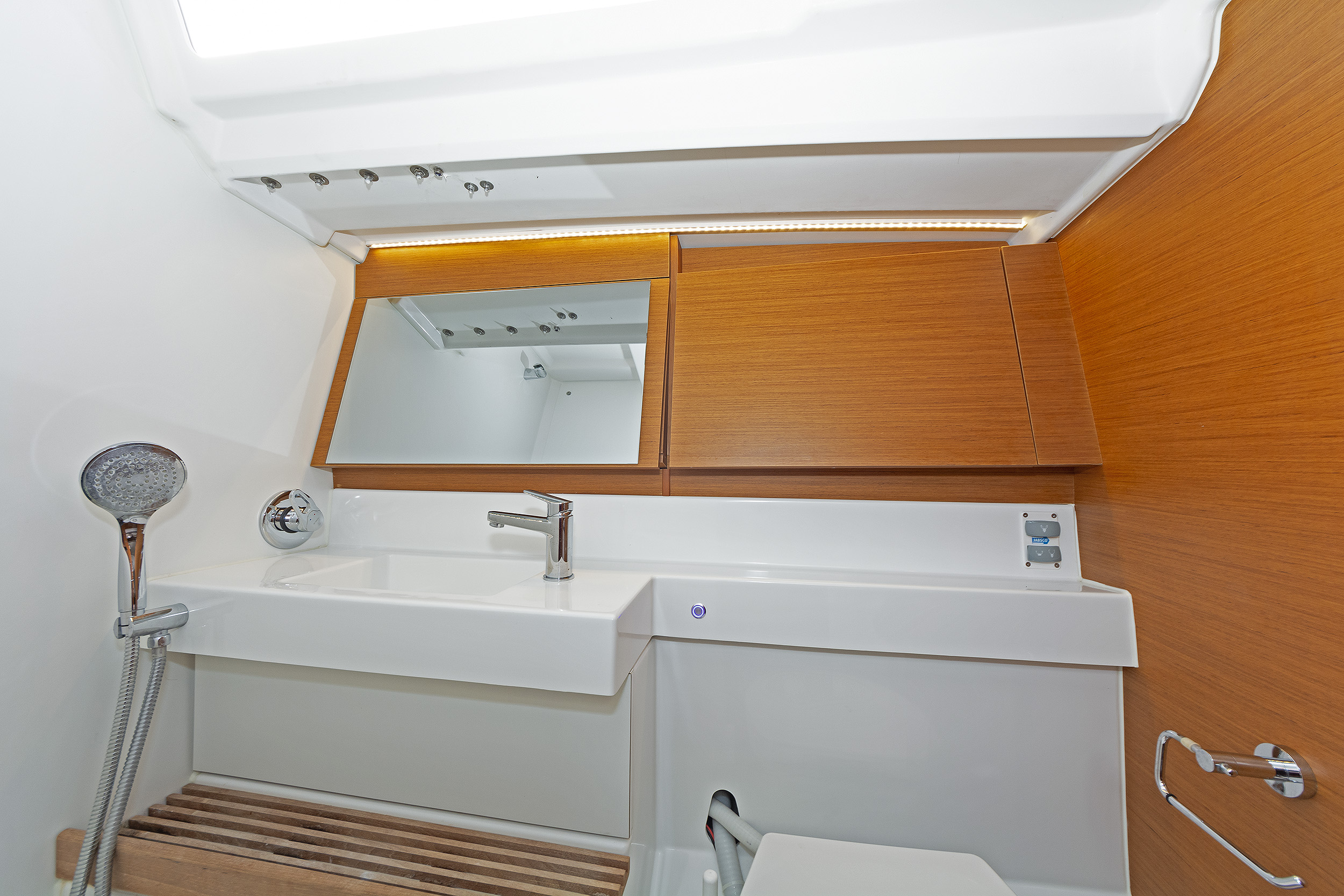 Sun Odyssey 440 — photo 3