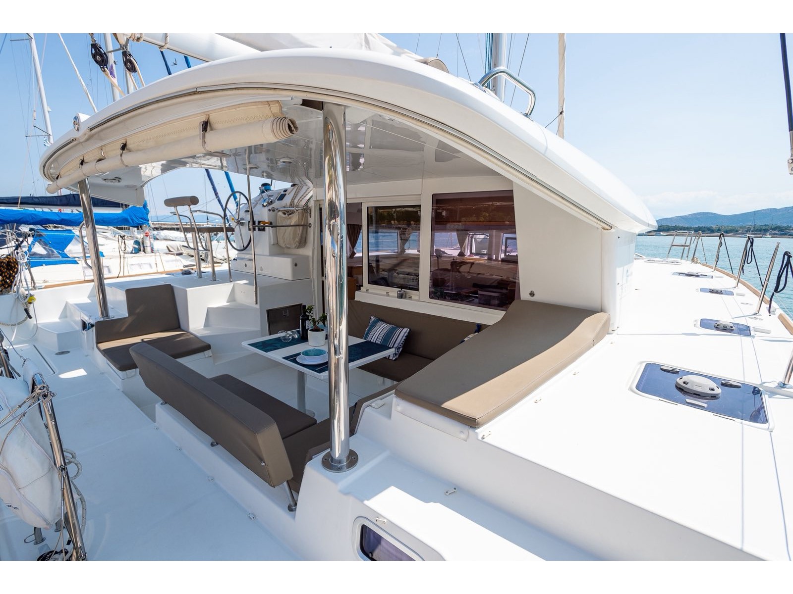 Lagoon 400 S2 — photo 1