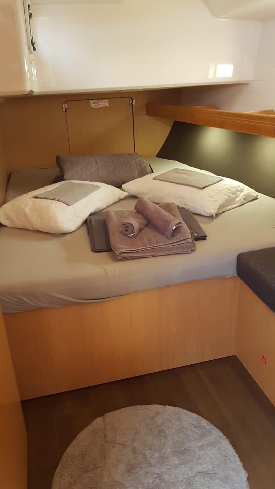 Bavaria 46 — photo 3