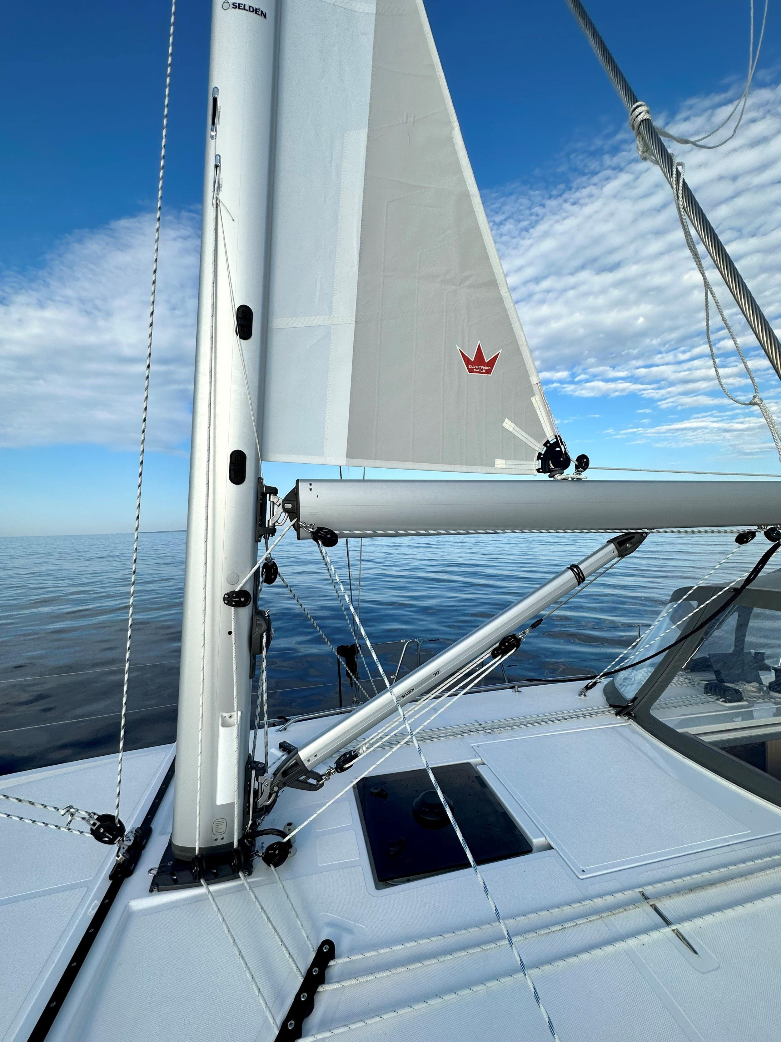 Bavaria C42 — photo 11